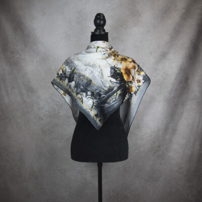 Hodvábna šatka VYSOKÉ TATRY - SIVÉ, 90 x 90cm, Vyrobené na Slovensku