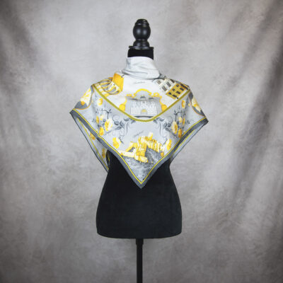 Hodvábna šatka SLOVENSKO - ZLATÁ, 90 x 90cm, Vyrobené na Slovensku