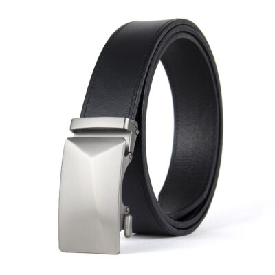 Kožený bezdierkový opasok s automatickou prackou v čiernej farbe
