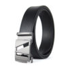 Kožený bezdierkový opasok s automatickou prackou v čiernej farbe