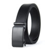 Kožený bezdierkový opasok s automatickou prackou v čiernej farbe
